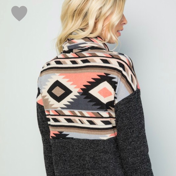 Adorable on Trend Long sleeve top - Picture 3 of 3